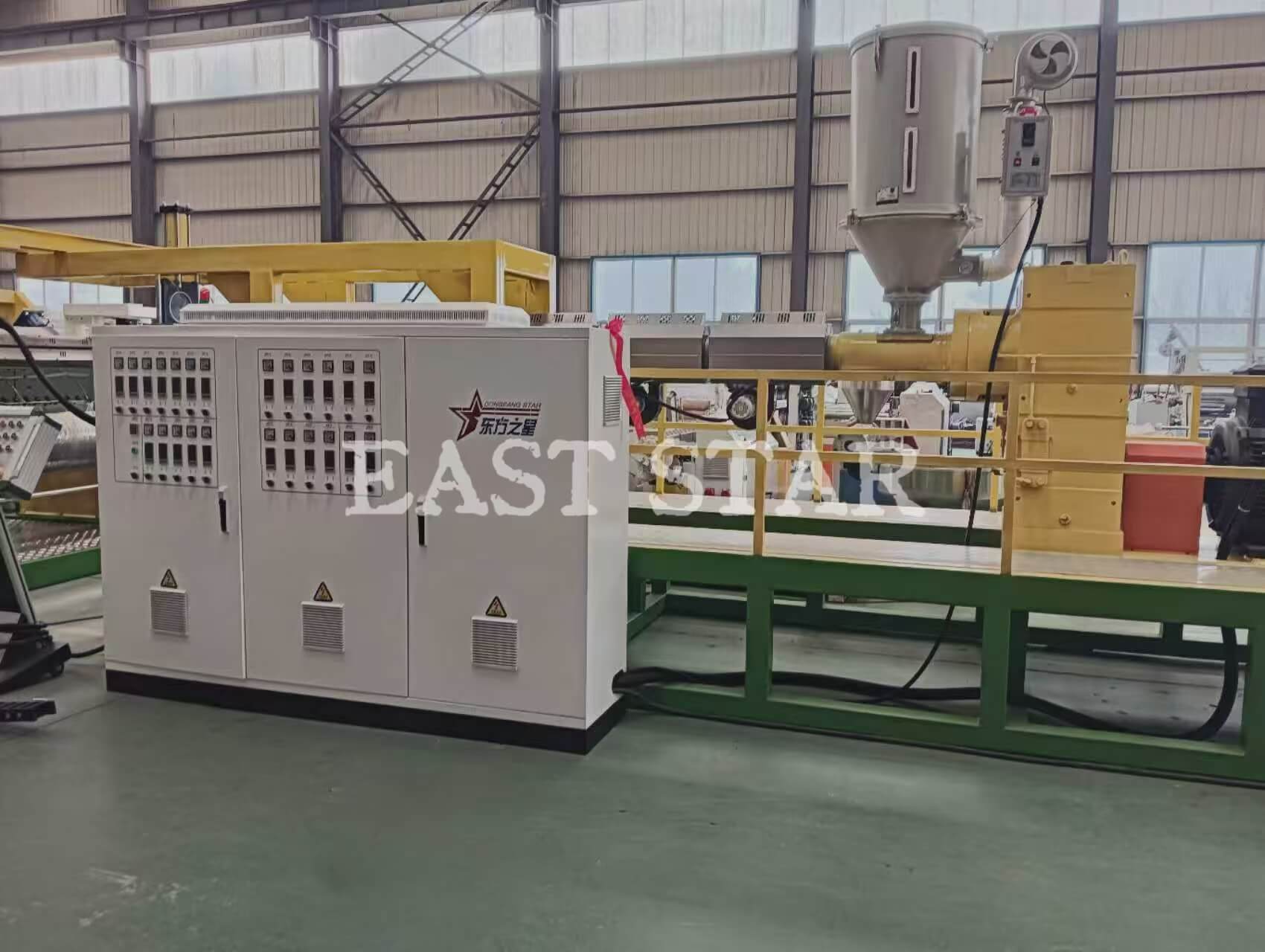 Inovasi terobosan! Qingdao EastStar anyar 2.4-Meter Manure Line Extrusion Line Sheet Rolls Garis