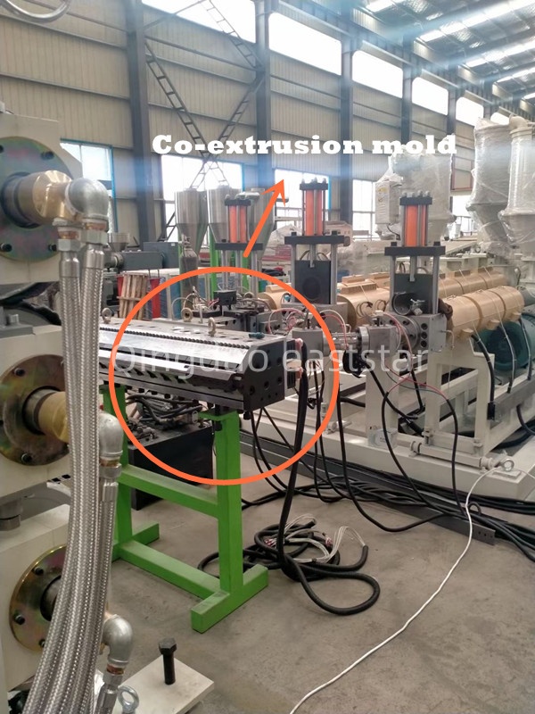 LINE Professional Abs Multilayer Co-Expusion Lon Extrip Ngaktifake Pabrik Bahan Komposisi High-Kinerja